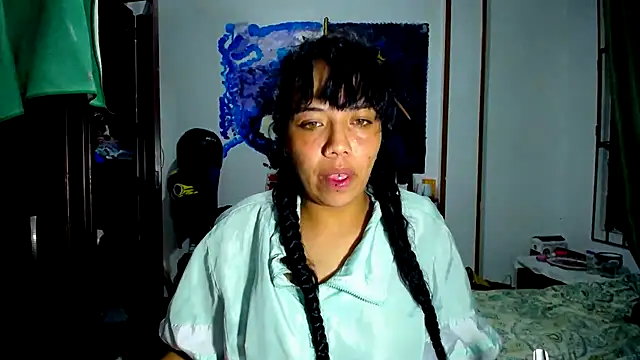 Snapshot of AmaraRoberts420 chatting on May 2026 01:57:01 AM AmaraRoberts420 online show from May 2026 01:57:01 AM
