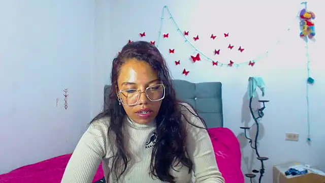 AmaraRoberts420 online show from March 2025 10:37:01 PM