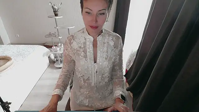 dear mia  online show from June 2026 10:09:01 AM