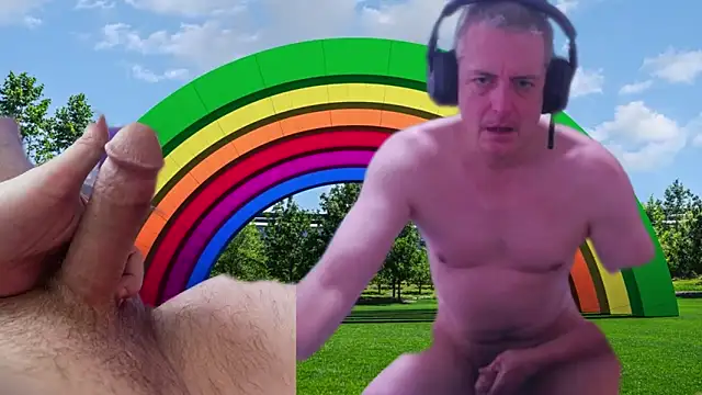 JulioMaximus online show from June 2026 06:56:01 PM