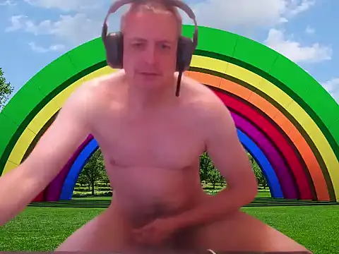 JulioMaximus online show from June 2026 10:04:01 PM
