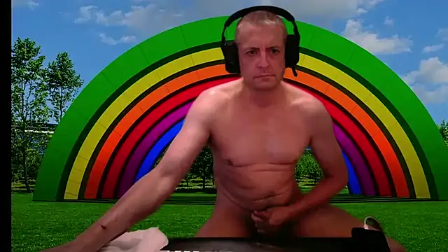 JulioMaximus online show from April 2026 02:35:01 PM