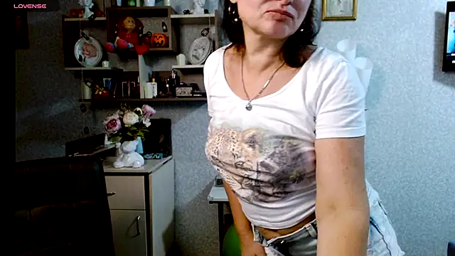 Snapshot of BeatriksS chatting on October 2025 05:32:01 PM BeatriksS online show from October 2025 05:32:01 PM