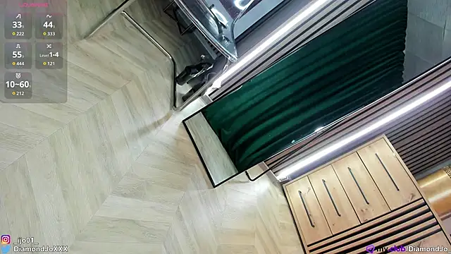 Snapshot of DiamondJo_ chatting on October 2025 10:32:01 PM DiamondJo online show from October 2025 10:32:01 PM