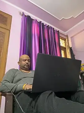 Dick 6inches online show from November 2025 10:37:01 AM