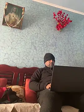 Dick 6inches online show from December 2025 07:45:01 AM