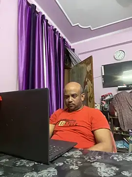 Dick 6inches online show from October 2025 01:34:01 PM