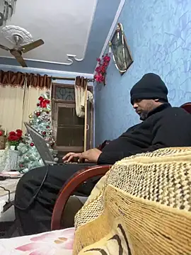 Dick 6inches online show from December 2025 03:17:01 PM