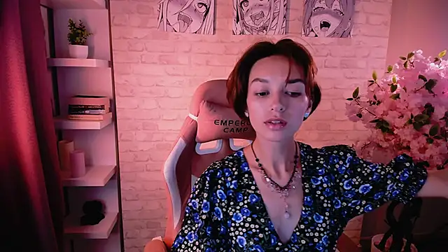 VivianLy  online show from September 2025 11:09:02 AM