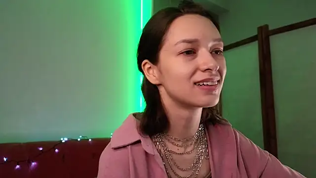 VivianLy  online show from February 2025 10:30:02 AM