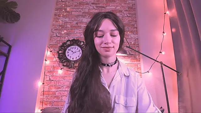 VivianLy  online show from November 2025 12:21:01 PM