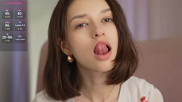 VivianLy  online show from February 2025 10:50:02 AM