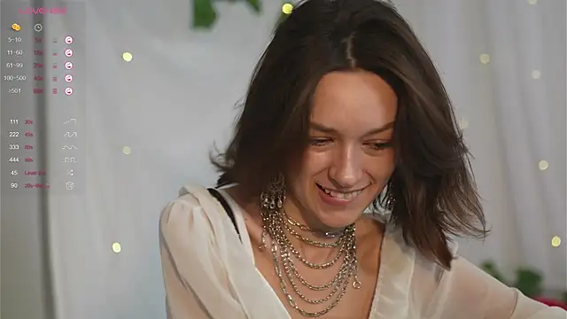 VivianLy  online show from December 2024 10:56:02 AM