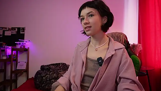 VivianLy  online show from February 2026 10:47:01 AM