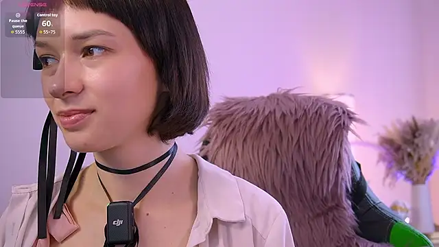 VivianLy  online show from March 2026 11:58:02 AM