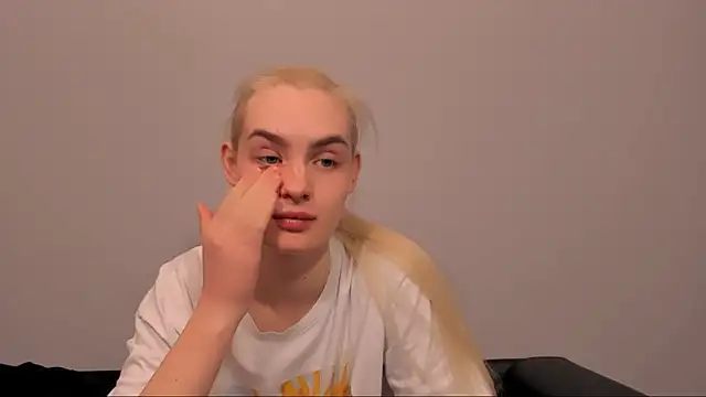 OliviaKisss online show from March 2026 01:11:02 PM