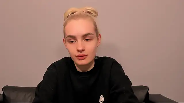 OliviaKisss online show from February 2026 06:41:01 PM