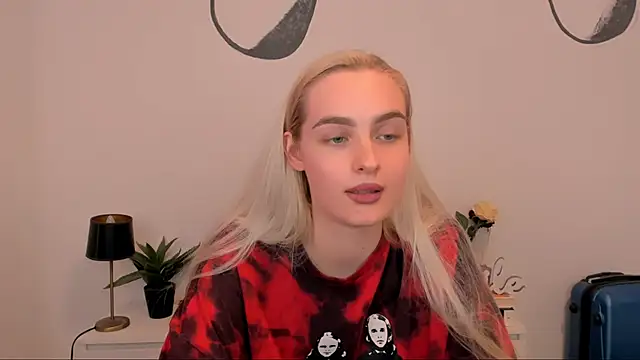 OliviaKisss online show from October 2025 08:32:02 PM