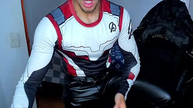 Tommy Bred online show from October 2025 05:09:02 PM