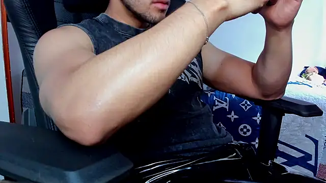 Tommy Bred online show from April 2026 06:32:01 PM