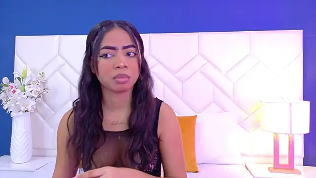 Snapshot of Tyra_Kane chatting on September 2025 03:56:01 AM Tyra Kane online show from September 2025 03:56:01 AM
