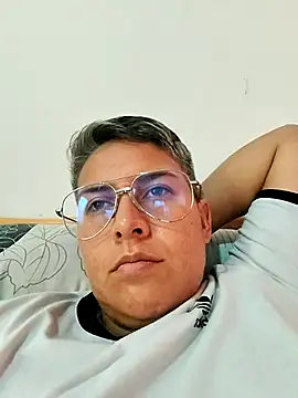 Yessi rousse online show from November 2025 01:15:01 PM