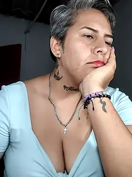 Yessi rousse online show from June 2026 12:32:02 AM