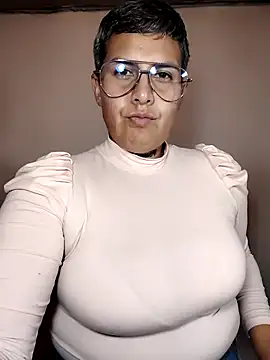 Yessi rousse online show from January 2026 09:51:01 PM