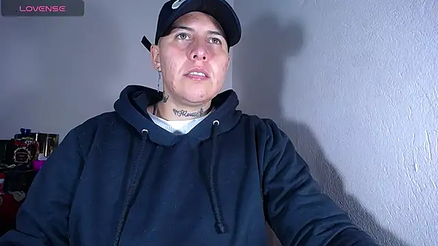 Yessi rousse online show from December 2024 11:38:02 PM