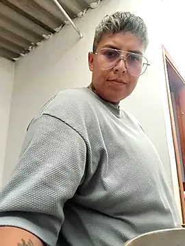 Yessi rousse online show from November 2025 07:07:02 PM