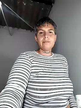 Snapshot of Yessi_rousse chatting on March 2026 07:04:01 AM Yessi rousse online show from March 2026 07:04:01 AM