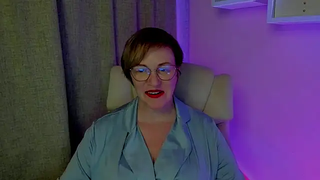 Snapshot of feliziaDesire chatting on July 2026 05:01:02 PM feliziaDesire online show from July 2026 05:01:02 PM