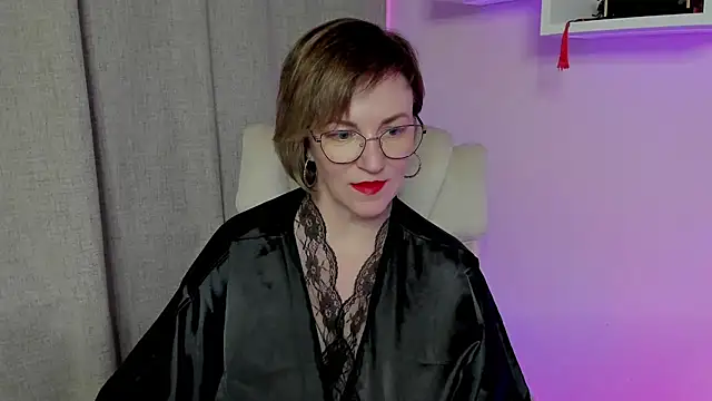Snapshot of feliziaDesire chatting on May 2026 08:51:01 AM feliziaDesire online show from May 2026 08:51:01 AM