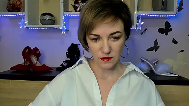 Snapshot of feliziaDesire chatting on February 2025 07:06:01 AM feliziaDesire online show from February 2025 07:06:01 AM