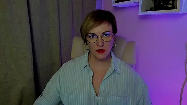 Snapshot of feliziaDesire chatting on July 2026 03:47:02 PM feliziaDesire online show from July 2026 03:47:02 PM