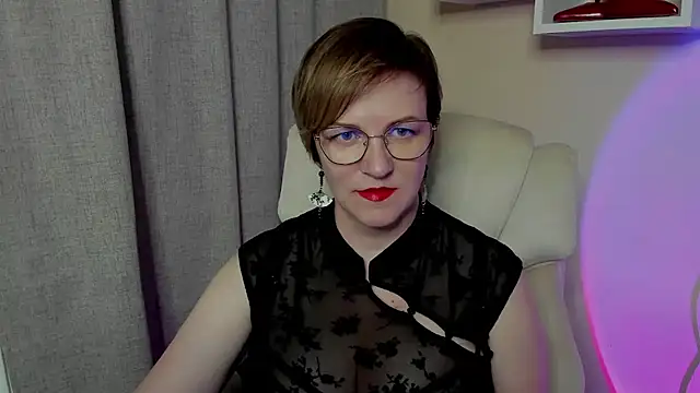 Snapshot of feliziaDesire chatting on June 2026 12:44:02 PM feliziaDesire online show from June 2026 12:44:02 PM