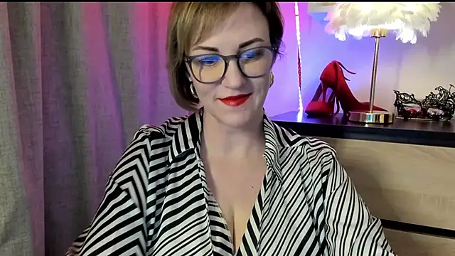 Snapshot of feliziaDesire chatting on October 2025 11:23:01 AM feliziaDesire online show from October 2025 11:23:01 AM
