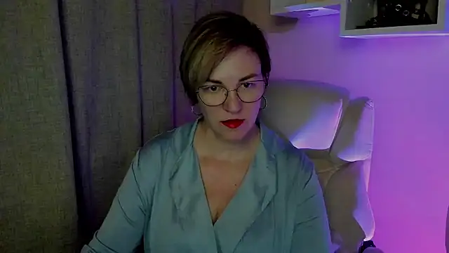 Snapshot of feliziaDesire chatting on July 2026 03:47:01 AM feliziaDesire online show from July 2026 03:47:01 AM