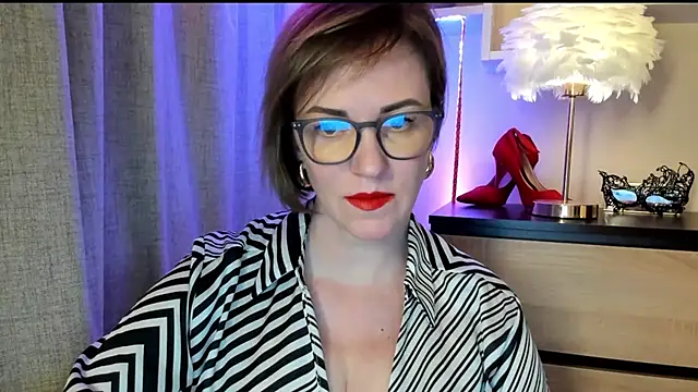 Snapshot of feliziaDesire chatting on September 2025 10:00:02 AM feliziaDesire online show from September 2025 10:00:02 AM