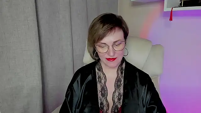 Snapshot of feliziaDesire chatting on May 2026 02:56:01 PM feliziaDesire online show from May 2026 02:56:01 PM