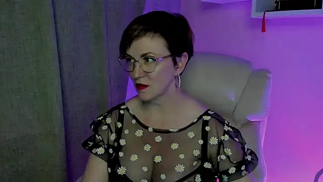 Snapshot of feliziaDesire chatting on June 2026 07:03:01 PM feliziaDesire online show from June 2026 07:03:01 PM