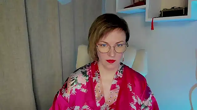 Snapshot of feliziaDesire chatting on May 2026 06:12:02 AM feliziaDesire online show from May 2026 06:12:02 AM