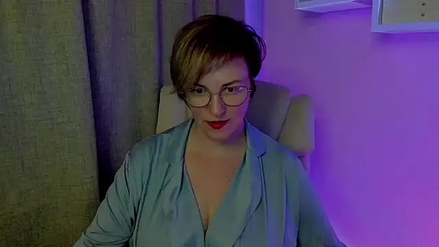 Snapshot of feliziaDesire chatting on July 2026 06:20:01 PM feliziaDesire online show from July 2026 06:20:01 PM