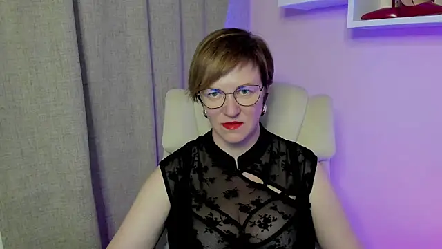 Snapshot of feliziaDesire chatting on June 2026 01:22:02 PM feliziaDesire online show from June 2026 01:22:02 PM