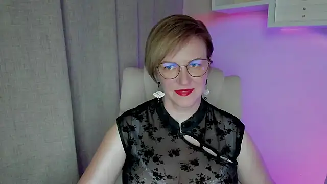 Snapshot of feliziaDesire chatting on August 2026 12:58:02 PM feliziaDesire online show from August 2026 12:58:02 PM