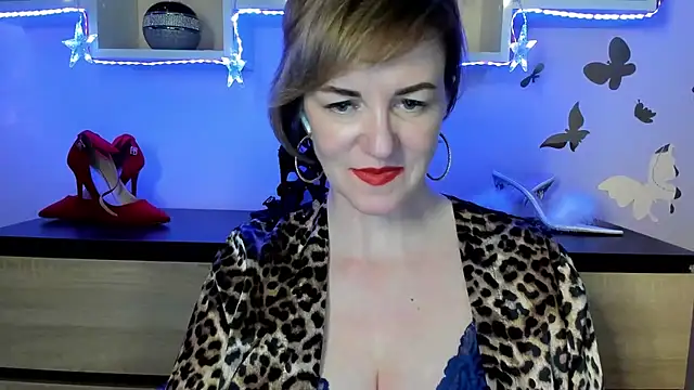 Snapshot of feliziaDesire chatting on March 2025 11:24:02 PM feliziaDesire online show from March 2025 11:24:02 PM