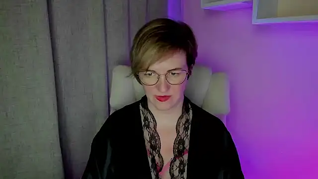 Snapshot of feliziaDesire chatting on July 2026 07:54:02 PM feliziaDesire online show from July 2026 07:54:02 PM