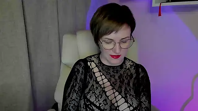 Snapshot of feliziaDesire chatting on May 2026 07:55:01 PM feliziaDesire online show from May 2026 07:55:01 PM