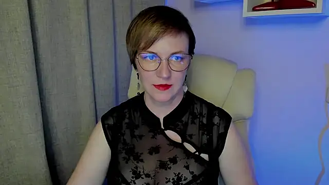 Snapshot of feliziaDesire chatting on June 2026 04:05:01 PM feliziaDesire online show from June 2026 04:05:01 PM