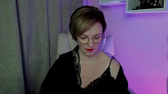 Snapshot of feliziaDesire chatting on July 2026 06:00:02 AM feliziaDesire online show from July 2026 06:00:02 AM